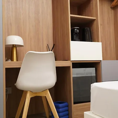 فندق مبيت وإفطار Around 4*