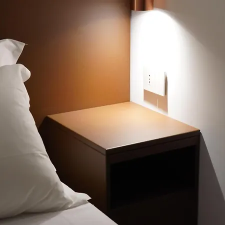 Around Couette-café Naples