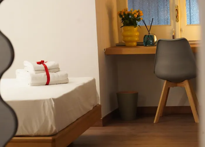 Around Couette-café 4*